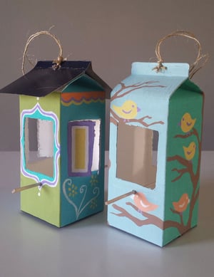 milk-juice-carton-bird-feeder-diy-1